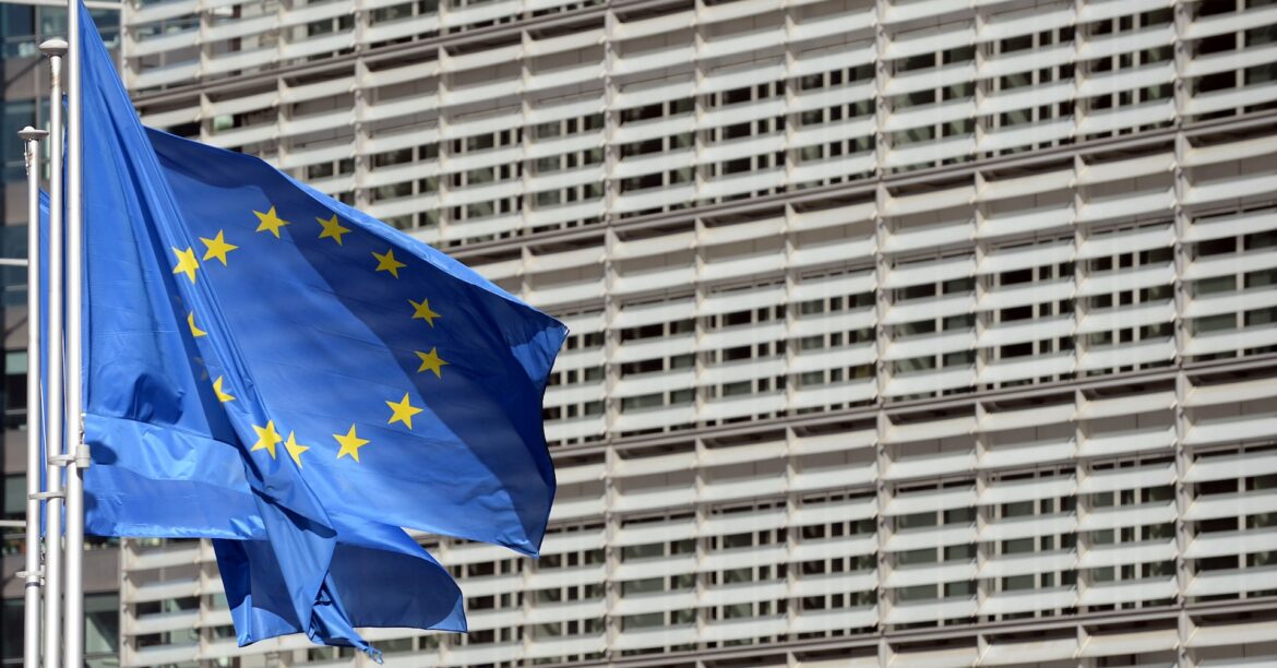 EU、リサイクル可能な電池・レアアース廃棄物の輸出制限へ 中国依存低減 | ロイター EU、リサイクル可能な電池・レアアース廃棄物の輸出制限へ 中国依存低減 | ロイター