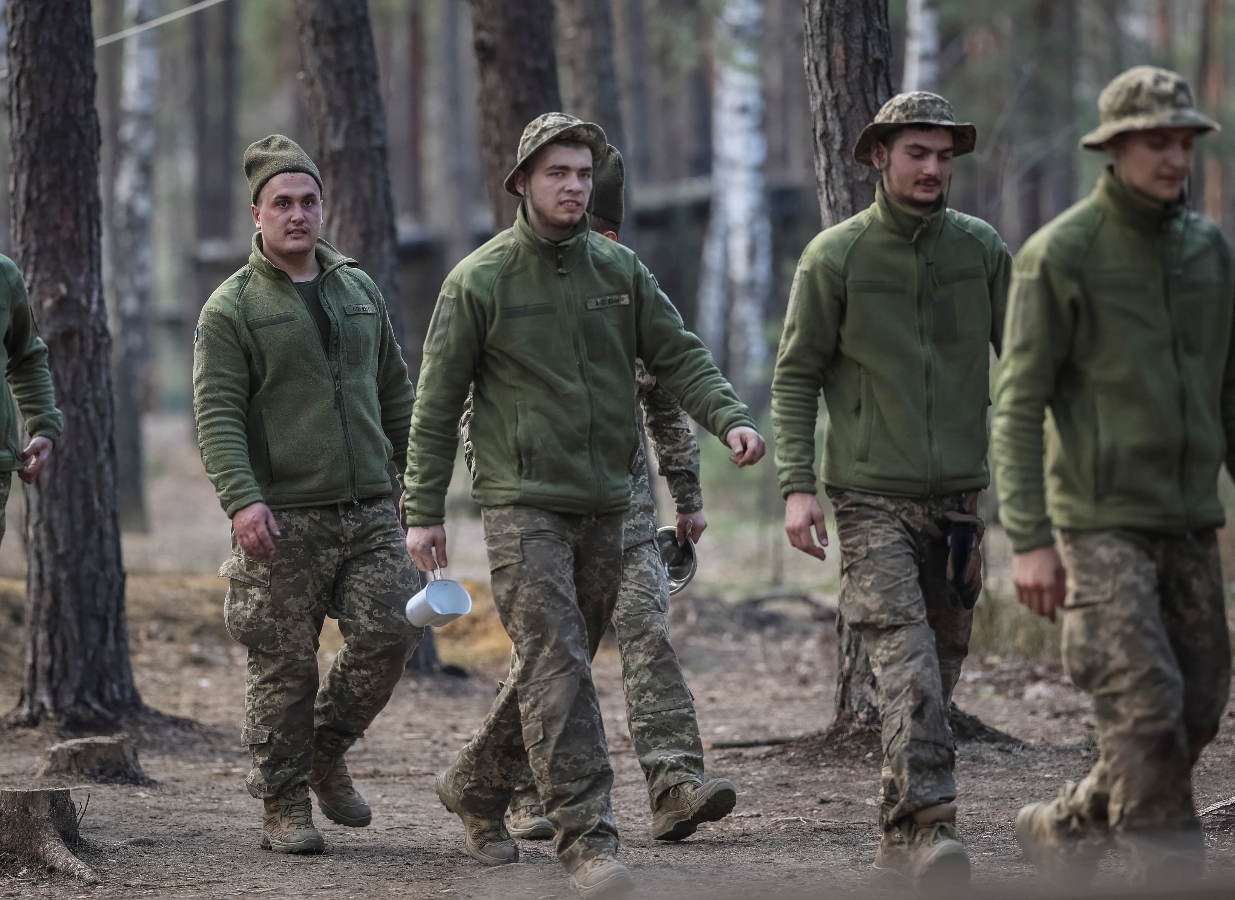 アングル：「高額報酬に引かれ志願」、若きウクライナ兵を襲う後悔と悪夢