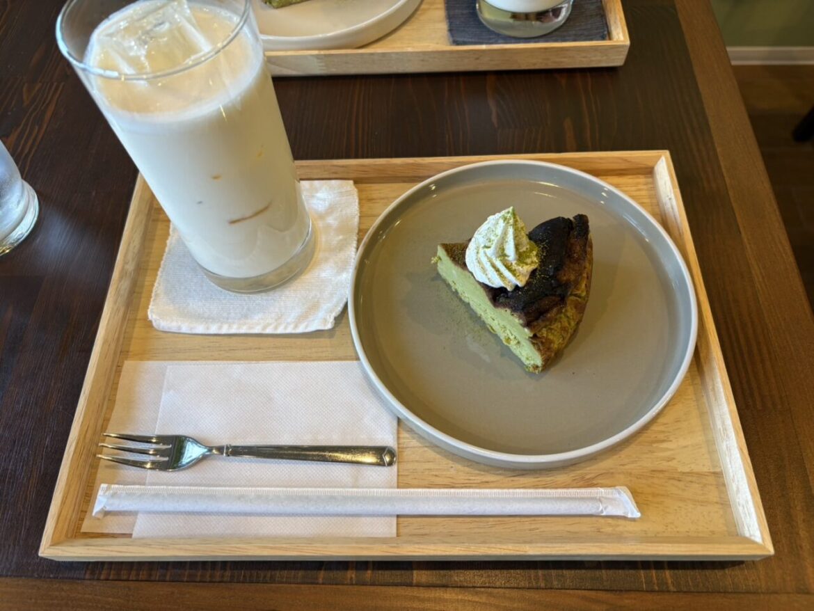 【亀山市】香り豊かな期間限定ラテが登場!「珈琲 時々 抹茶」で楽しむ特別な一杯 | 号外NET 鈴鹿市・亀山市 珈琲時々抹茶