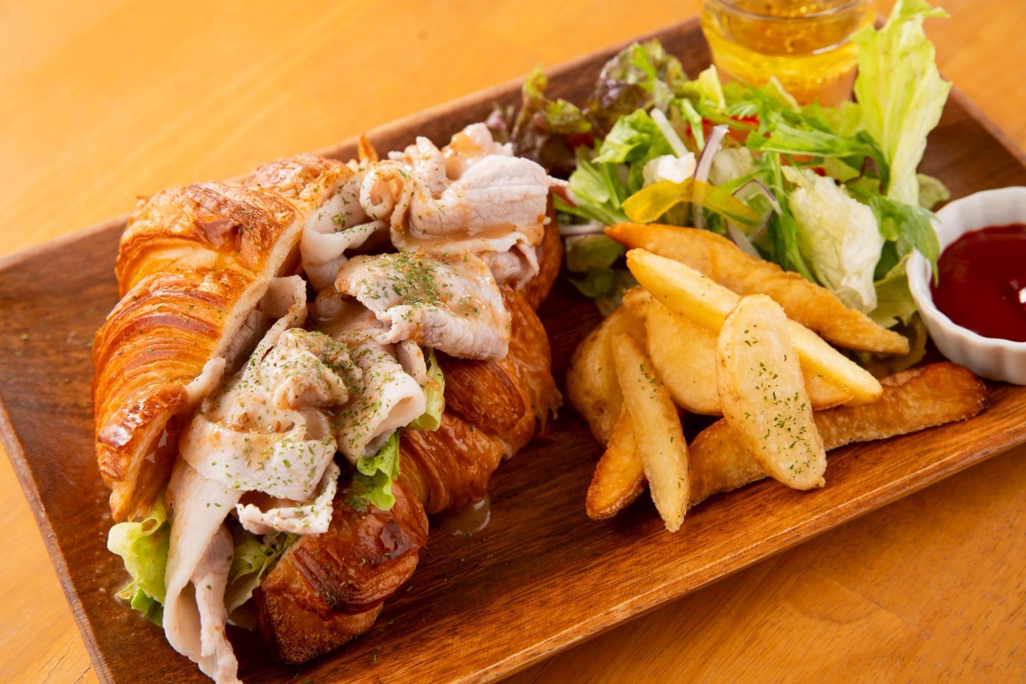 豚しゃぶクロワッサン　税込1,430円