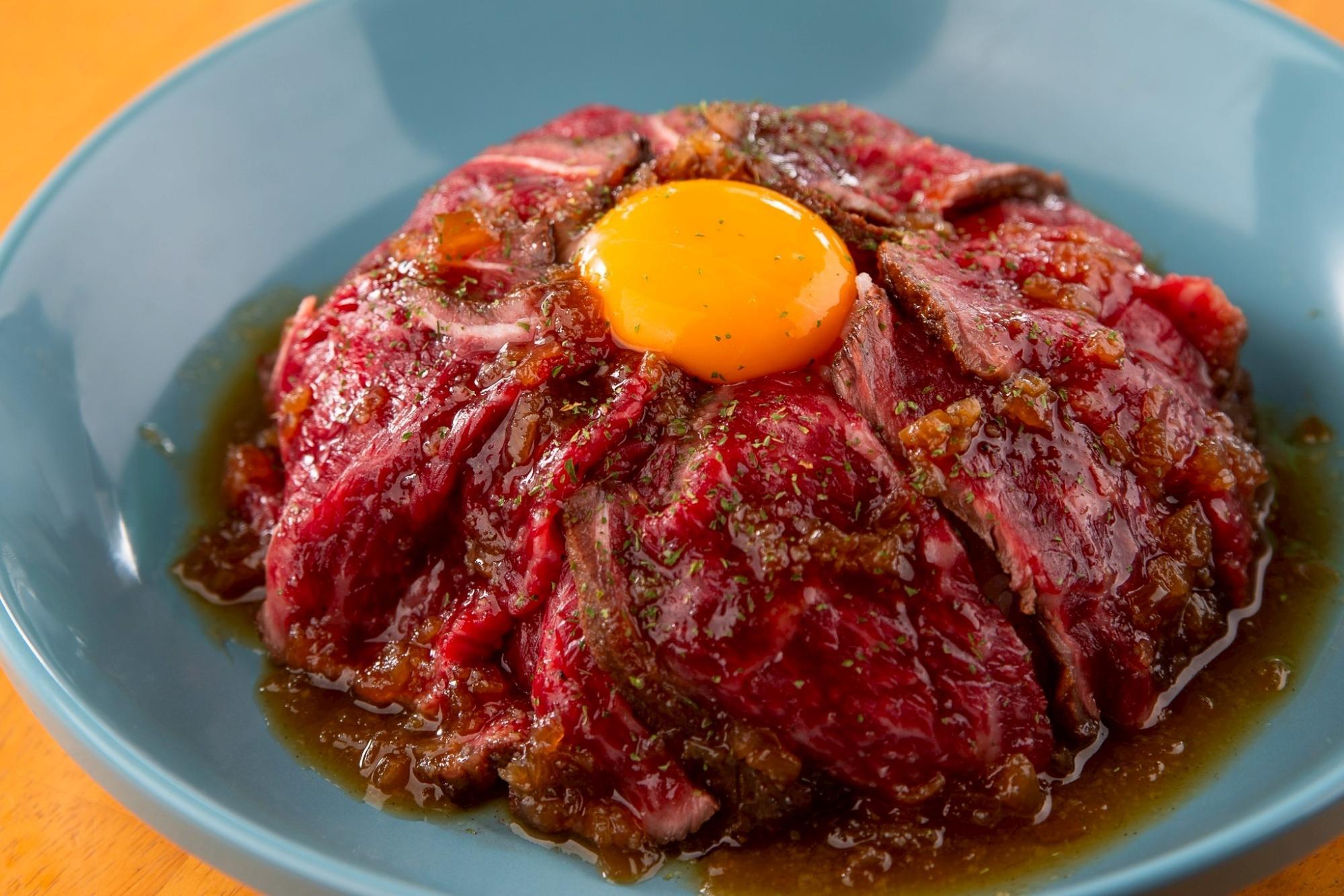 ローストビーフ丼　（80g）税込2,200円（160g）税込4,400円