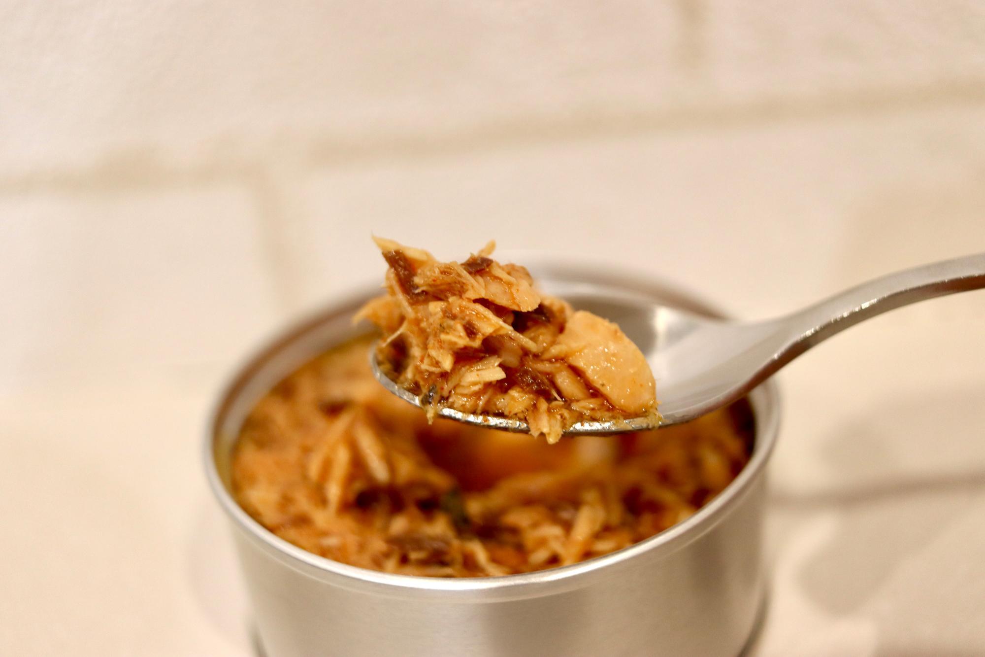 サバのうま味と唐辛子の辛味がクセになります