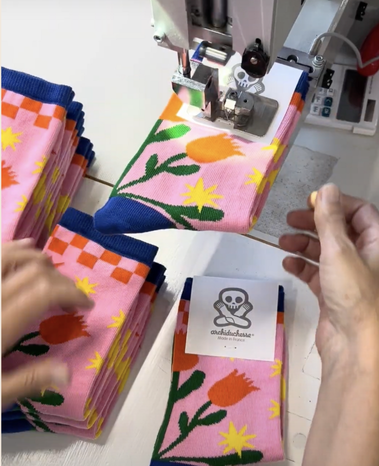 女性用レッグウェア市場でソックスの役割が拡大