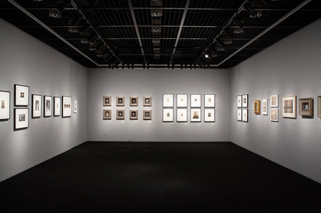 写真展の展示風景