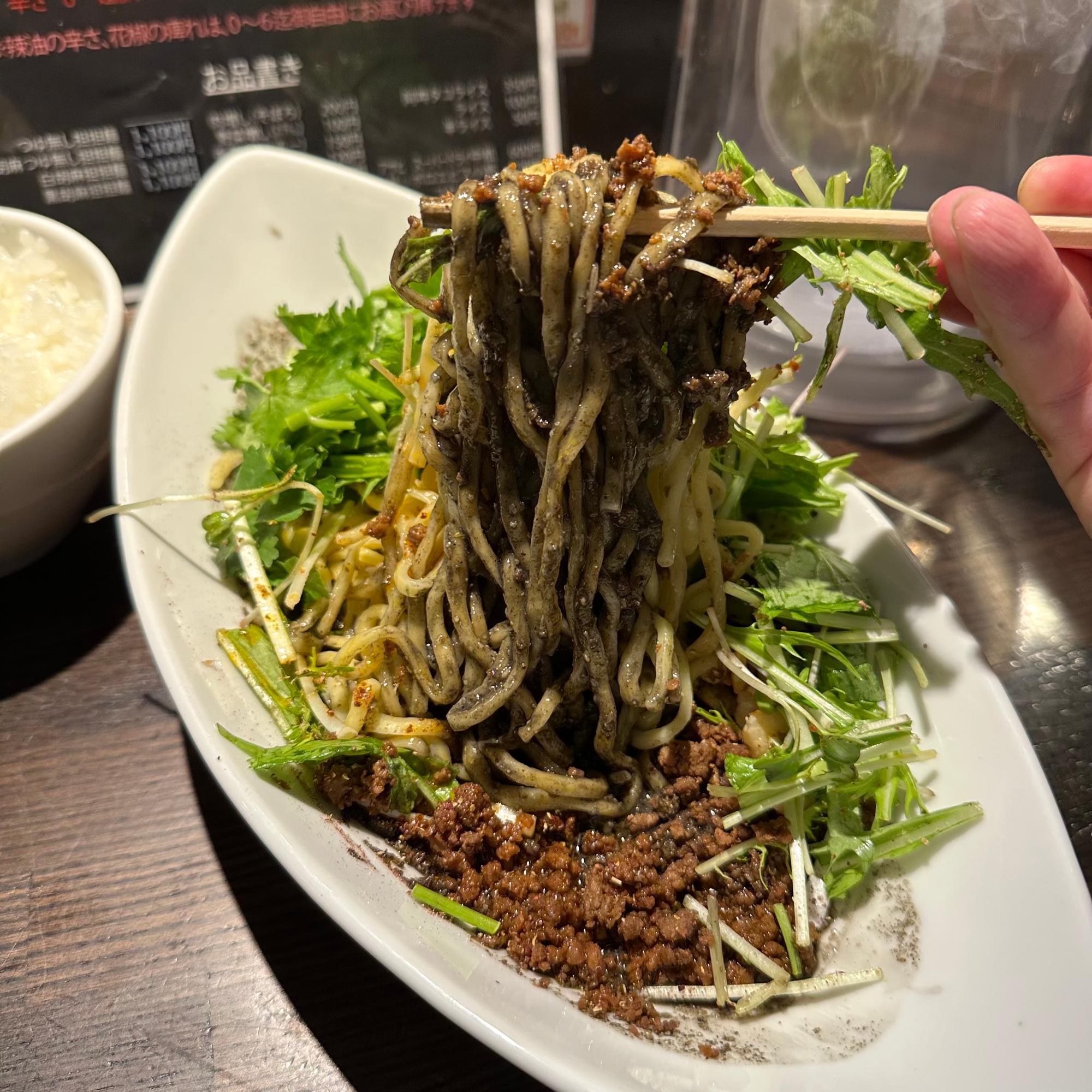 底からグワッとかき混ぜて一口。