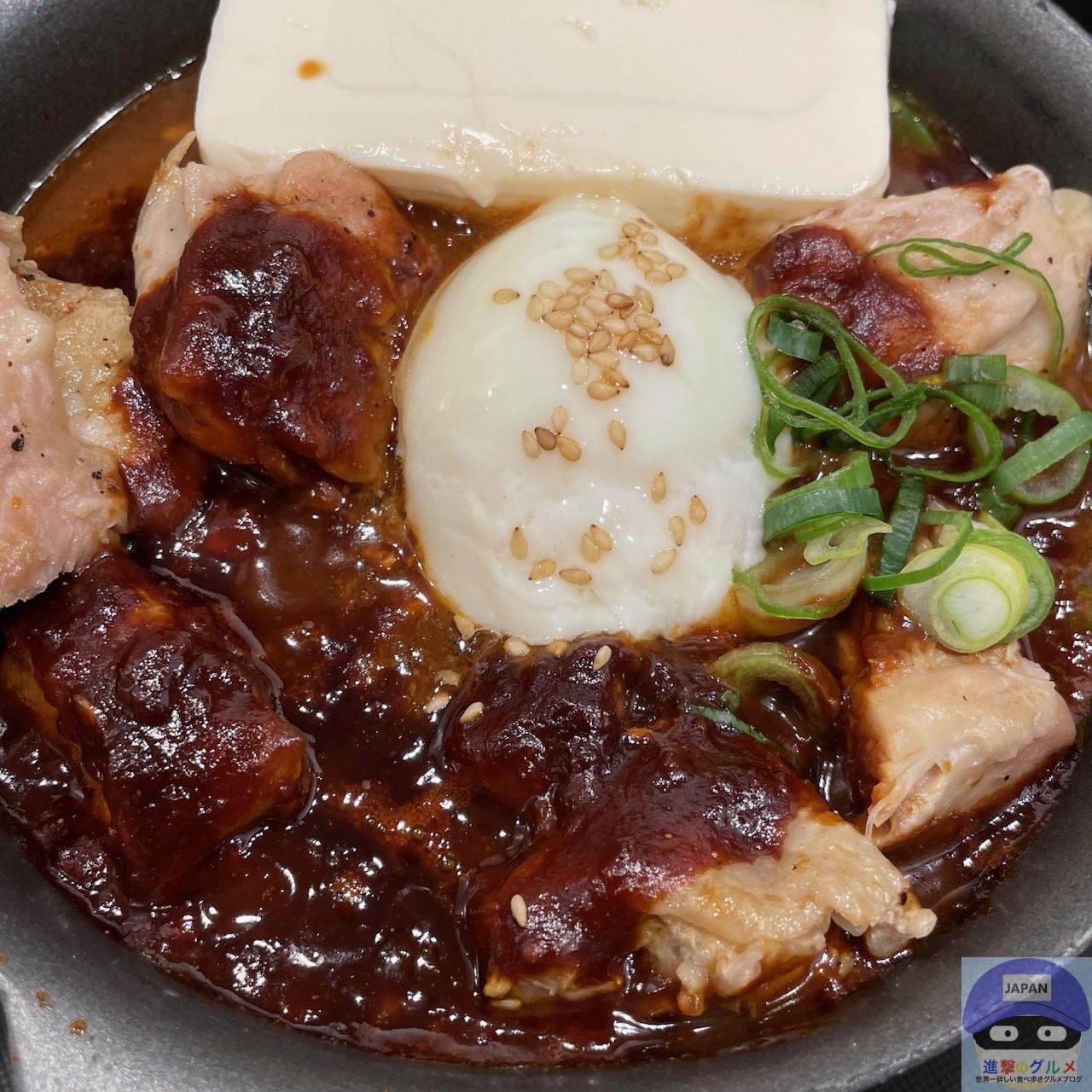 テスト販売時に実食した「鶏のどて煮風鍋」