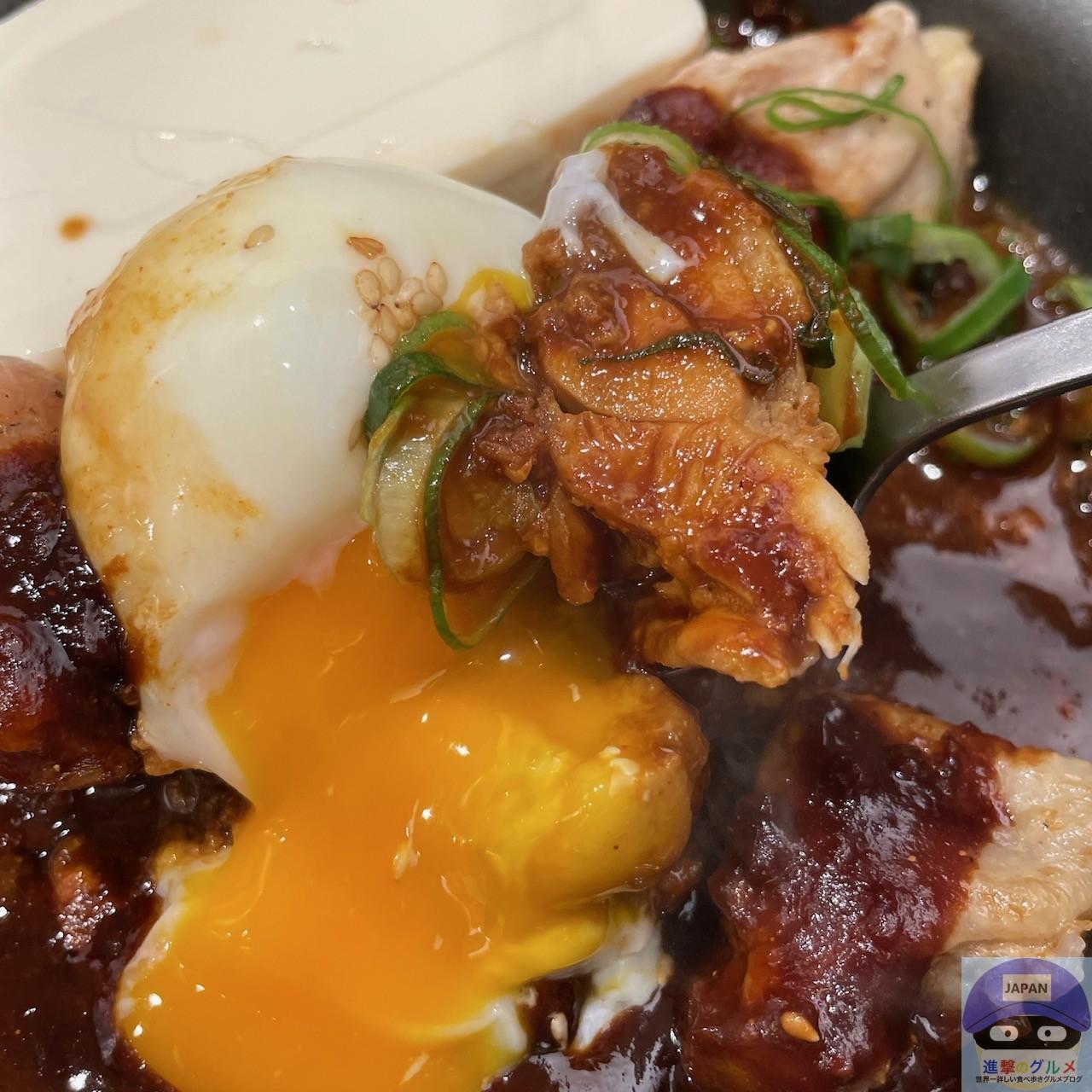 テスト販売時に実食した「鶏のどて煮風鍋」