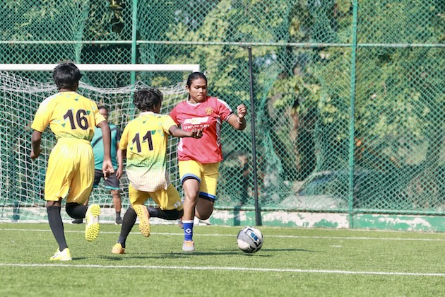 Saraikela FC (yellow) versus Indranagar FC (red) in league competition. Credit: Jamshedpur FC
