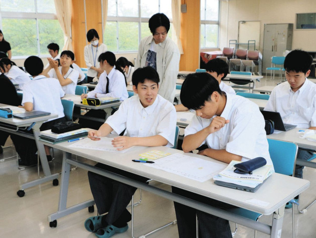 高校生、人生設計を考える。　仕事や生活 穴水高でセミナー