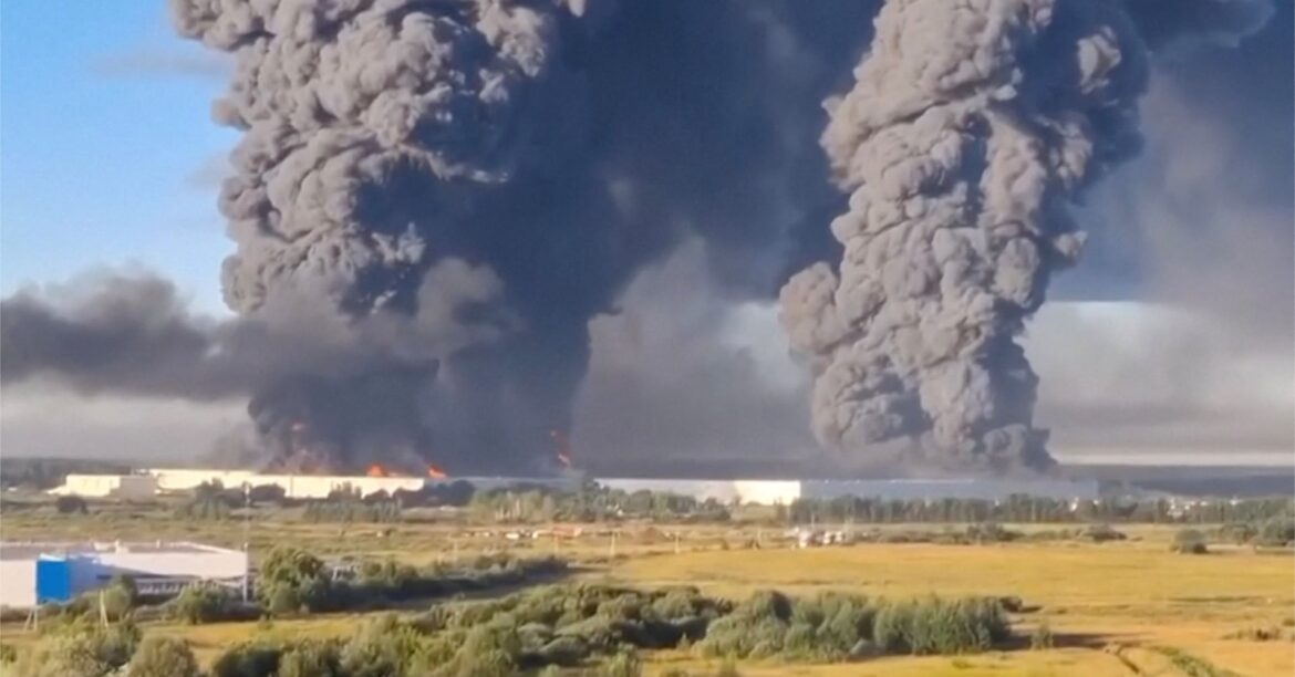 ロシア通販大手の倉庫に無人機攻撃、7人死亡　石油施設で火災 | ロイター