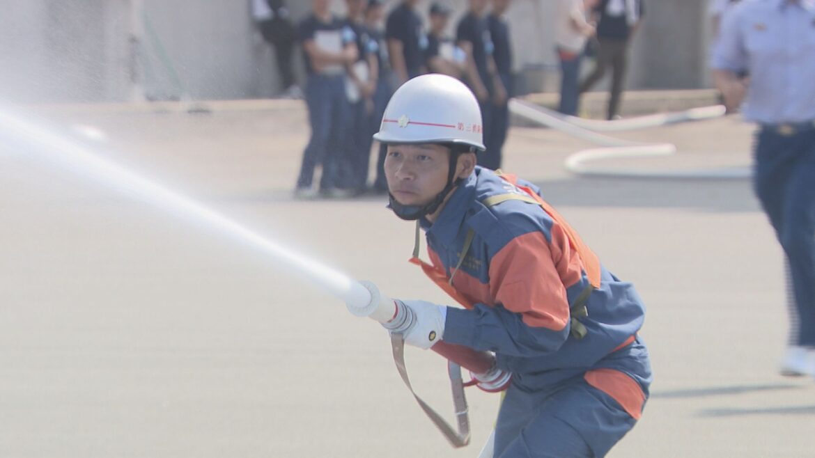 消防団が迅速・正確な消火活動競う 消防操法大会に予選勝ち抜いた17隊参加（MRO北陸放送） - Yahoo!ニュース