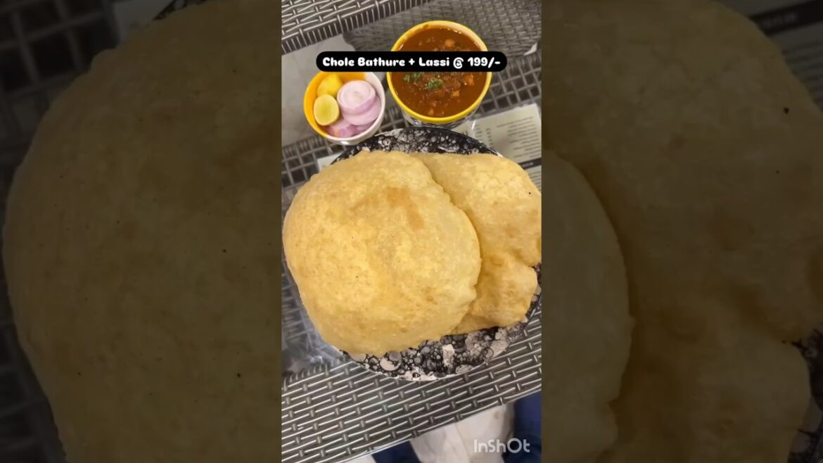 Puri with Chole Batoore #youtubeindia #shortsfeed #foodshorts #purisaag #chole #foodvlog