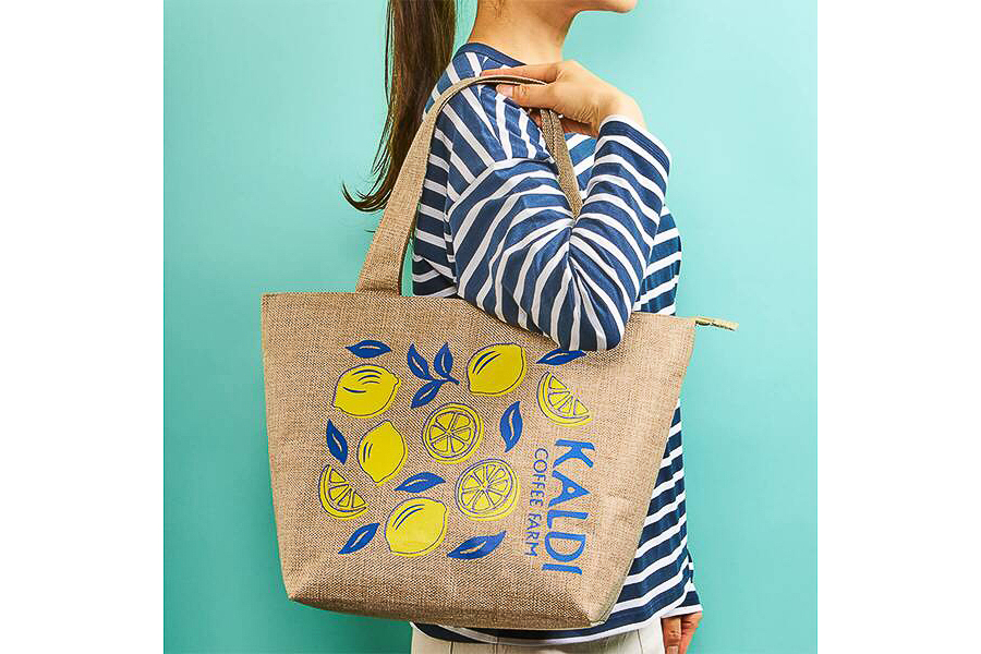 カルディ「レモンバッグ」発売! 今年は濡れた折りたたみ傘やペットボトルを収納できるマイクロファイバーケース付き – グルメ Watch カルディ「レモンバッグ」発売! 今年は濡れた折りたたみ傘やペットボトルを収納できるマイクロファイバーケース付き - グルメ Watch