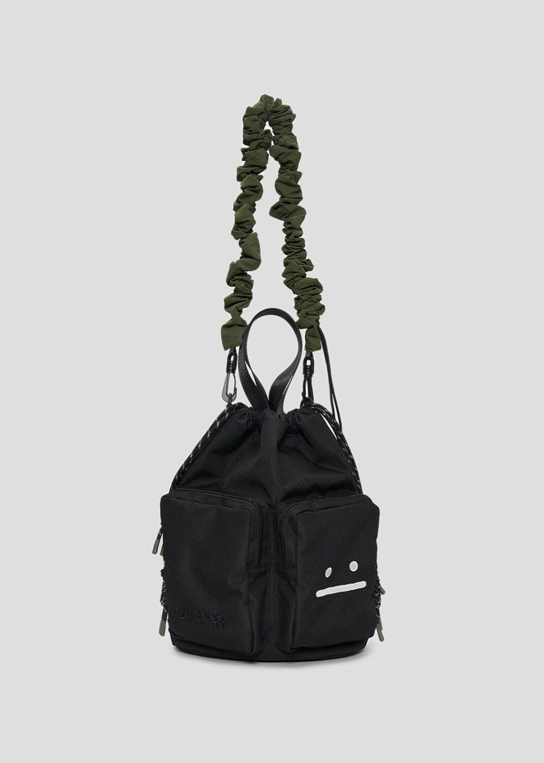 2WAY ミニバッグ ビューティフルシャドーズーム 12,000円
サイズ：W23×H30×D16cm、ショルダー110cm(最長時)