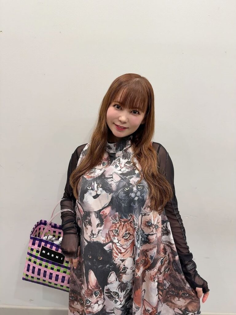 出産前のしょこたん、猫柄ワンピースで最新ショット「3日おきくらいにお腹がでっかくなり...」 | 話題の投稿 | スポーツブル (スポブル)