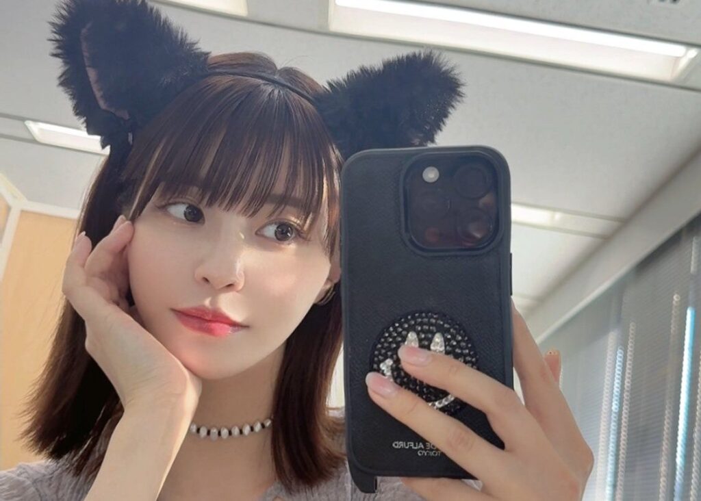 岸明日香が「黒猫」姿で常滑イベントに登場 ねこみみショットに笑顔も | 話題の投稿 | スポーツブル (スポブル) 岸明日香が「黒猫」姿で常滑イベントに登場 ねこみみショットに笑顔も | 話題の投稿 | スポーツブル (スポブル)