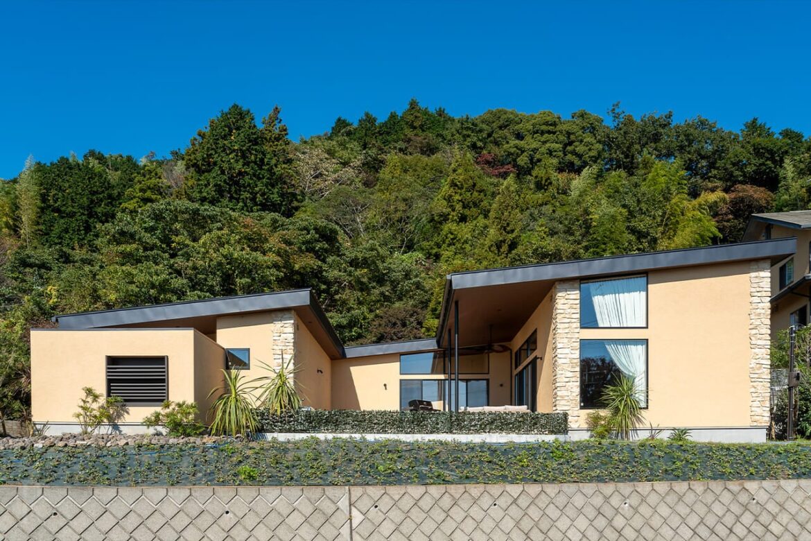 〔新掲載のお知らせ〕ペットと泊まれる宿泊予約メディア「いぬやど」に1日1組限定のラグジュアリーヴィラ「歩羅无 湯河原 -FURAN YUGAWARA-」（神奈川・湯河原）が登場 | 株式会社ブッキングリゾートのプレスリリース