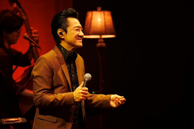 大友康平、恒例のHOUND DOG秋公演開催　アコースティック編成によるブルース調やジャズ調アレンジで聴かせる