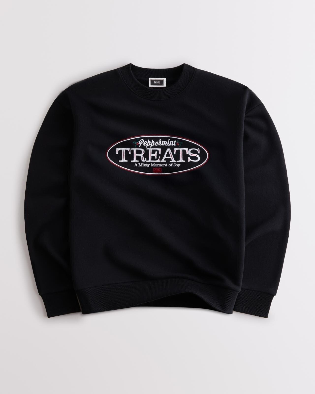 キス トリーツ”ペパーミントキャンディー缶”に埋もれる猫Tシャツ、クリスマスフレーバーのアイスも｜写真3