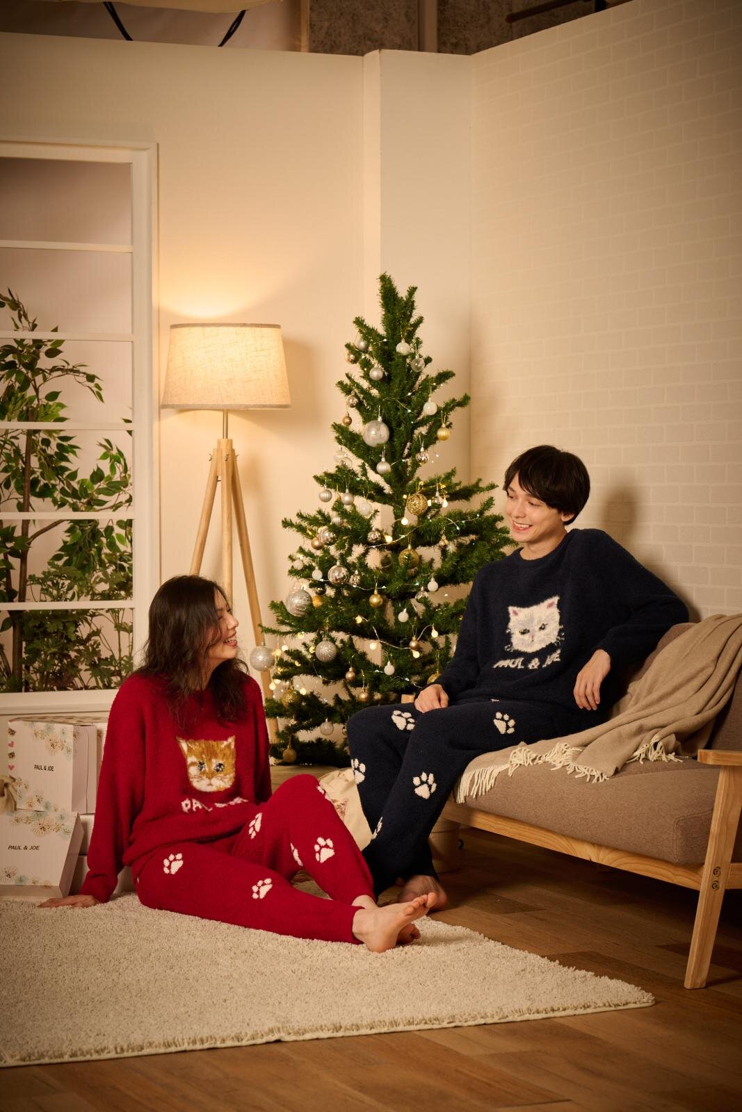 ＜ウィメンズ＞ヌネットルームウェア(アイボリー、ワイン、ネイビー) トップス 7,480円、ボトムス 7,480円 ＜メンズ＞ジプシールームウェア(アイボリー、ワイン、ネイビー) トップス 8,030円、ボトムス 8,030円