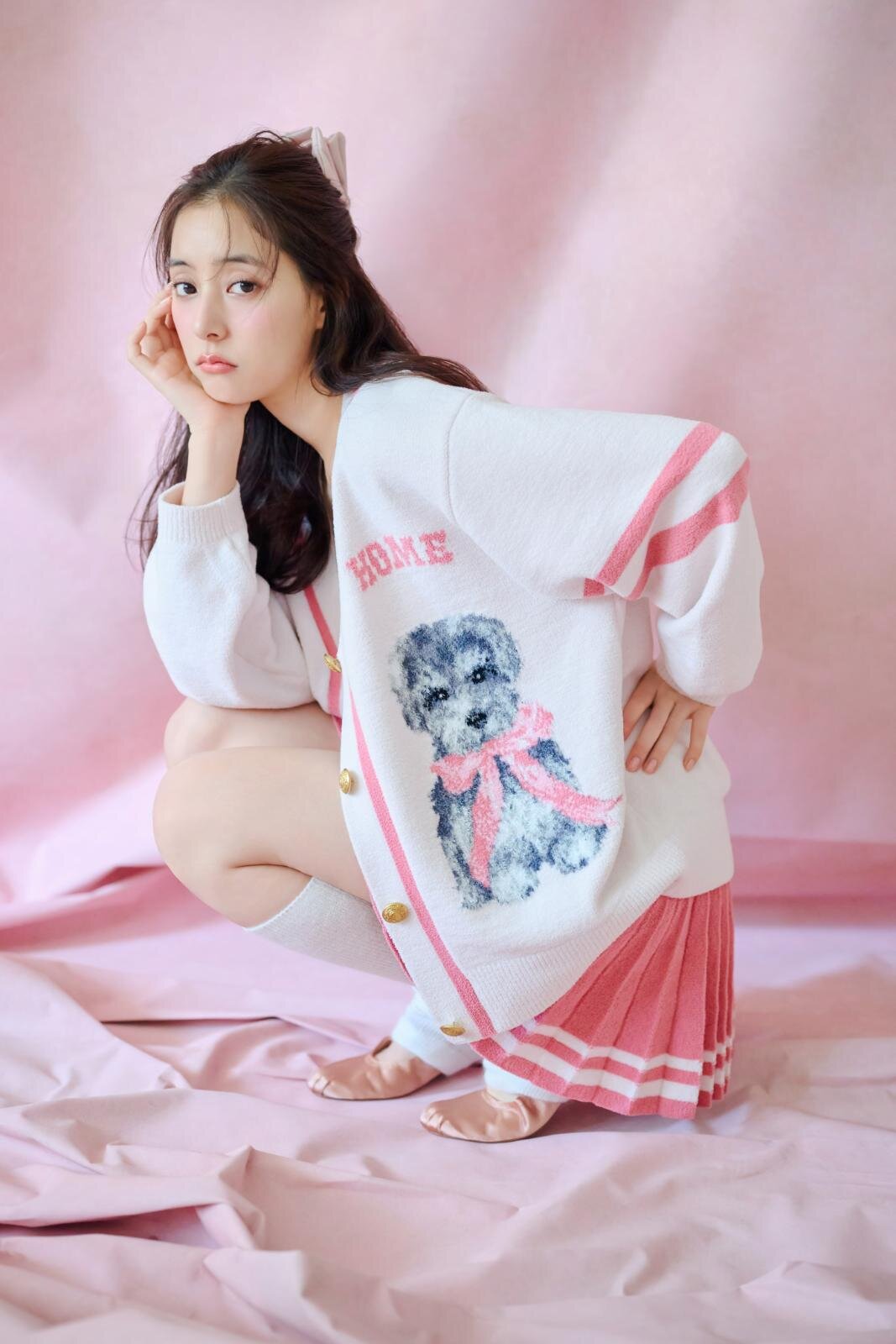 ニットカーディガン 9,680円、ニットショートパンツ 7,920円