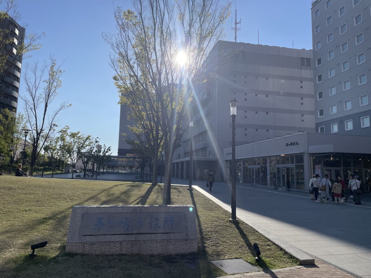 茅ヶ崎市役所前広場 周辺の様子