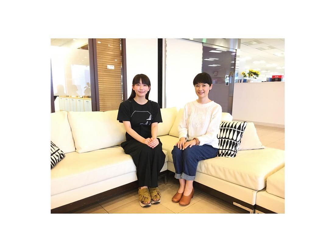 吉岡里帆 Ur Lifestylecollege 昨日のゲストは原田知世さんでした 変わらない透明感や声に癒されました 来て頂きありがとうございました お美しかっ Wacoca Japan People Life Style