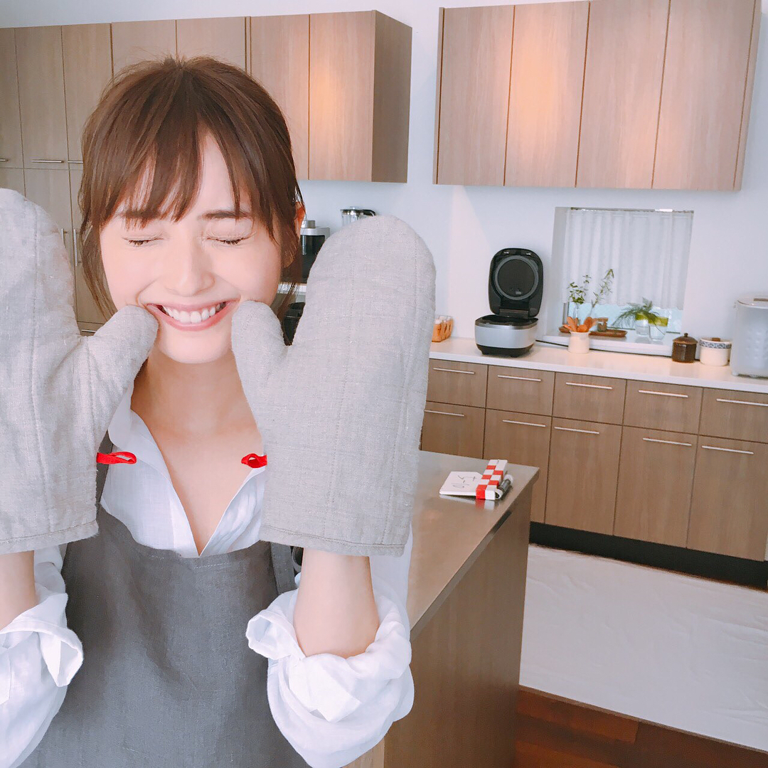 佐々木希: この炊飯器で炊いた 真っ白なあきたこまちのお米。 本当に 