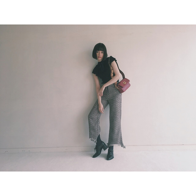 玉城ティナ たましふく すこーし 秋を 意識してみました とっぷす Lilybrown ぱんつ Valmuer くつ Celine ばっぐ Redvalen Wacoca Japan People Life Style 玉城ティナ たましふく すこーし 秋を 意識してみました とっぷす Lilybrown ぱんつ Valmuer くつ Celine ばっぐ Redvalen Wacoca Japan People Life Style