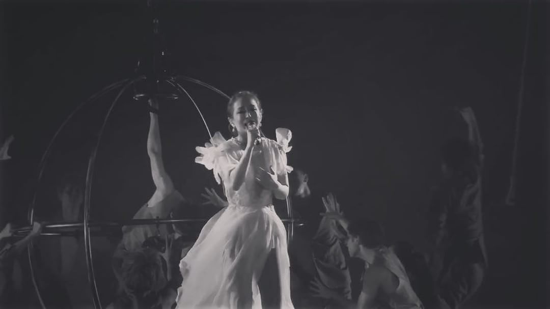 浜崎あゆみ たった自分ひとりだけが立ち上がったところで意味はない そうやって他の誰かが先に立つのを待つの 教えてよねえあなたなら こんなとき何を想う 教えてよね Wacoca Japan People Life Style 浜崎あゆみ たった自分ひとりだけが立ち上がったところで意味はない そうやって他の誰かが先に立つのを待つの 教えてよねえあなたなら こんなとき何を想う 教えてよね Wacoca Japan People Life Style