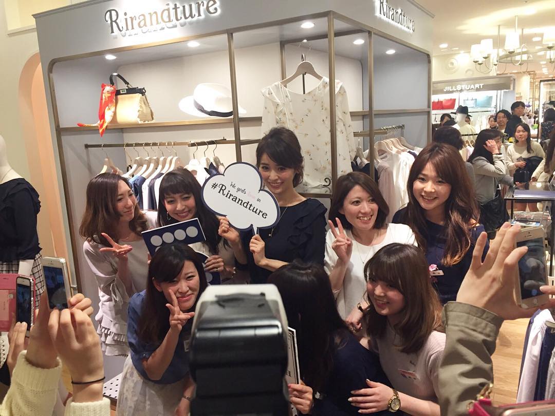 泉里香 リランドチュールにおじゃま お店のみなさまと Rirandture うめだ 阪急 梅田阪急 Wacoca Japan People Life Style