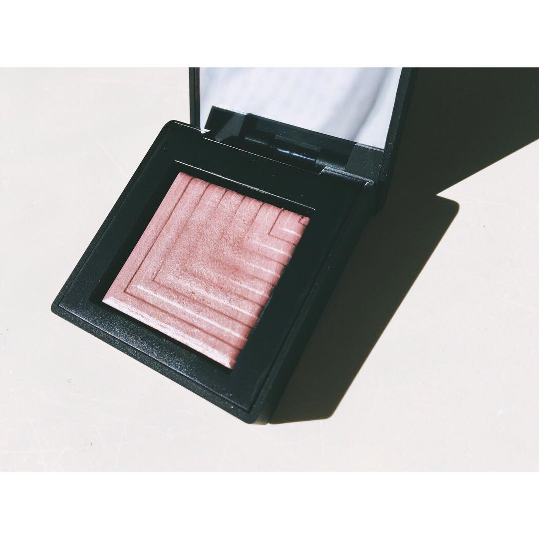 鈴木えみ Nars の新作アイシャドウとってもいい感じ レギュラー入り決定 デュアルインテンシティーアイシャドー 1941 Kari Wacoca Japan People Life Style