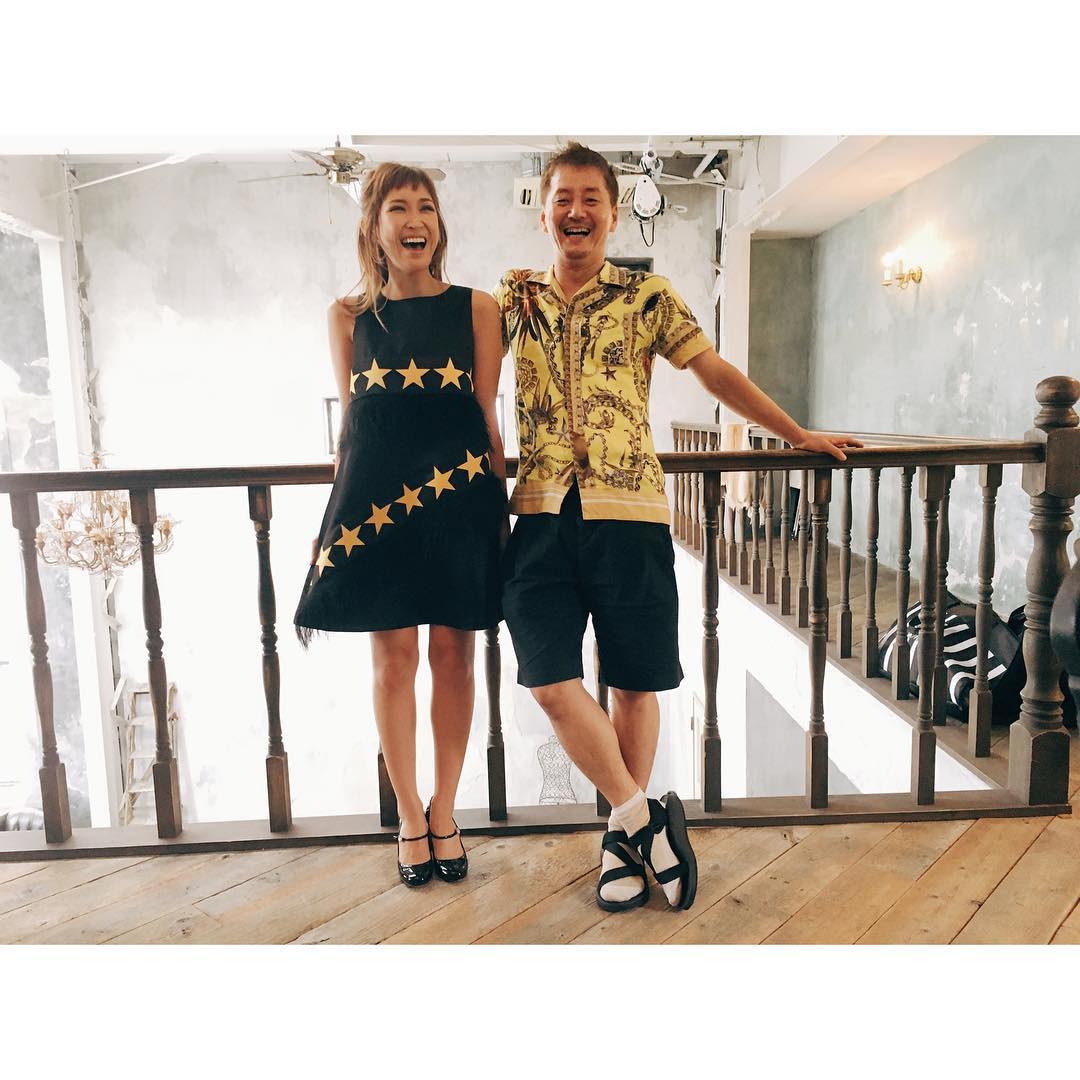 紗栄子 撮影後 メイクの Masaakifukugawa と私服の星柄が被ったことに気がづく 星 Wear Wacoca Japan People Life Style 紗栄子 撮影後 メイクの Masaakifukugawa と私服の星柄が被ったことに気がづく 星 Wear Wacoca Japan People Life Style
