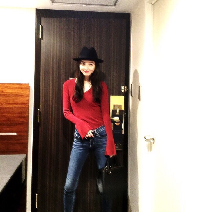 佐々木希 Keishirahata のこの赤ニット 袖の絶妙な広がりに ときめいてgetしたの デニム Rag Bone ハット Borsalino バッグ F Wacoca Japan People Life Style 佐々木希 Keishirahata のこの赤ニット 袖の絶妙な広がりに ときめいてgetしたの デニム Rag Bone ハット Borsalino バッグ F Wacoca Japan People Life Style