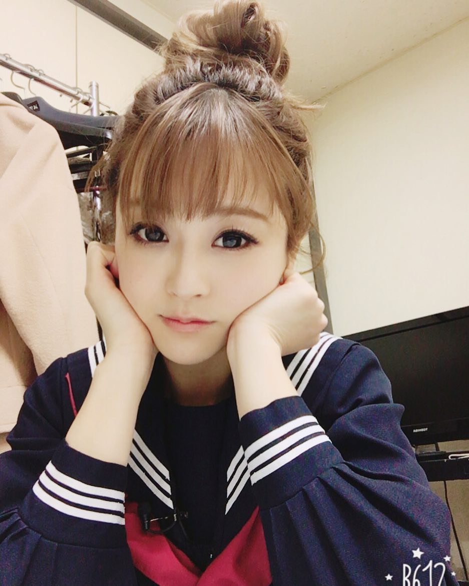 鈴木奈々 今日の髪型はお団子ヘアです O 今日の髪型 お団子ヘア Wacoca Japan People Life Style 鈴木奈々 今日の髪型はお団子ヘアです O 今日の髪型 お団子ヘア Wacoca Japan People Life Style