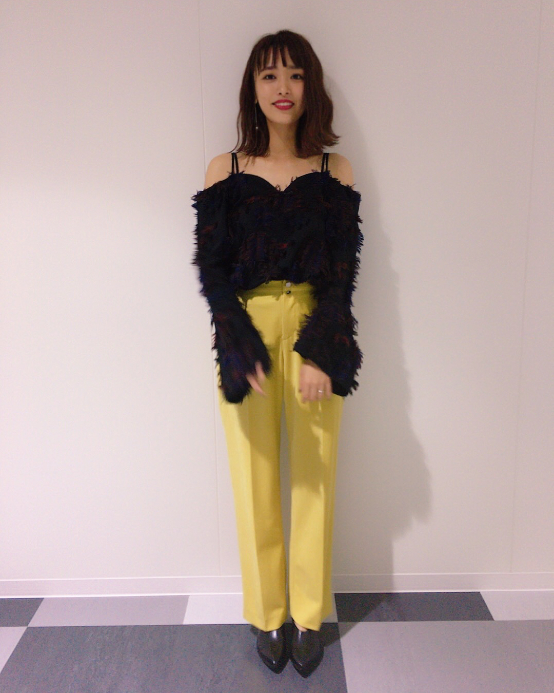 近藤千尋 芸人調べの収録でした Nine Official Pr さんの 衣装かわいいー パンツはコーデュロイに なってるんです 三枚目は私服 Unerobeme Wacoca Japan People Life Style