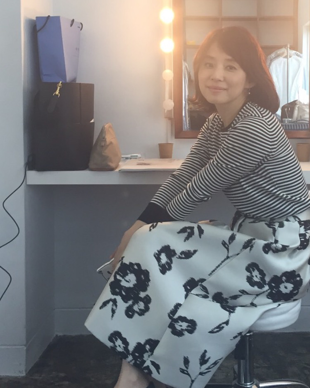 石田ゆり子 雅姫さんと対談した Lee 本日発売 撮影時のオフショット スマホの文字入力 皆さんはどの指をつかいますか わたしは薬指です ちなみにスライドで入力 Wacoca Japan People Life Style 石田ゆり子 雅姫さんと対談した Lee 本日発売 撮影時のオフショット スマホの文字入力 皆さんはどの指をつかいますか わたしは薬指です ちなみにスライドで入力 Wacoca Japan People Life Style