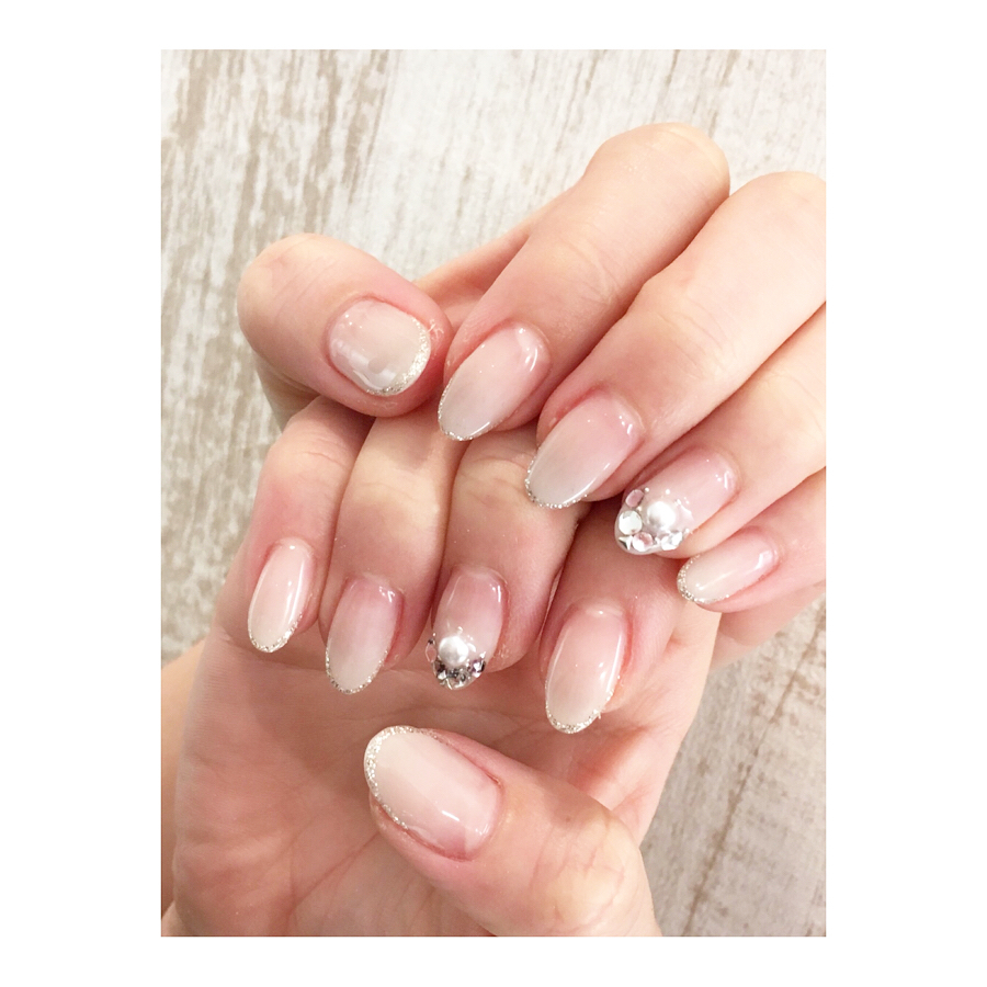 村田莉 新年ネイルはじめ ベージュグラデーションラメライン Hitomi1 Nail Risel Eyenail Thanks Nail N Wacoca Japan People Life Style