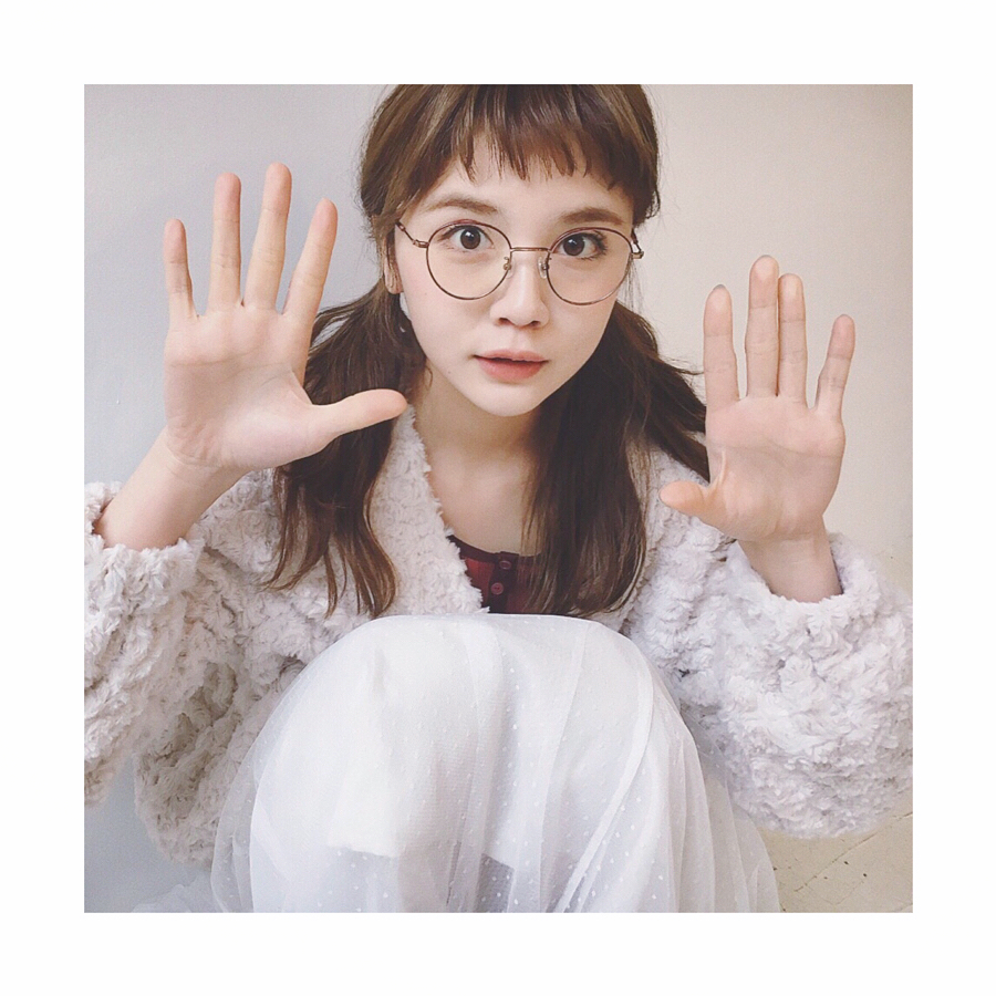 村田倫子 おさげ眼鏡っこ Zoffコラボ眼鏡 今日から発売です べっ甲柄と ボルドー アンティークゴールドのバイカラー2色展開です 店頭 Zoffオンラインストア Z Wacoca Japan People Life Style 村田倫子 おさげ眼鏡っこ Zoffコラボ眼鏡 今日から発売です べっ甲柄と ボルドー アンティークゴールドのバイカラー2色展開です 店頭 Zoffオンラインストア Z Wacoca Japan People Life Style