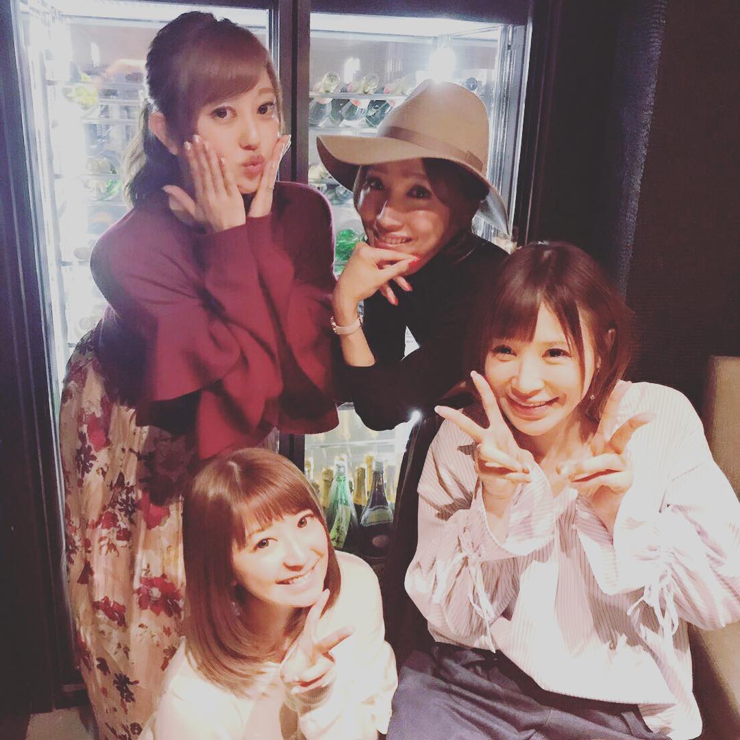 菊地亜美 昨日ゆしんのインスタストーリーに載ってて 矢口さんてじさんゆしんの3人とわかった瞬間 勝手に合流した人笑 大好きなお姉さまたち Wacoca Japan People Life Style 菊地亜美 昨日ゆしんのインスタストーリーに載ってて 矢口さんてじさんゆしんの3人とわかった瞬間 勝手に合流した人笑 大好きなお姉さまたち Wacoca Japan People Life Style