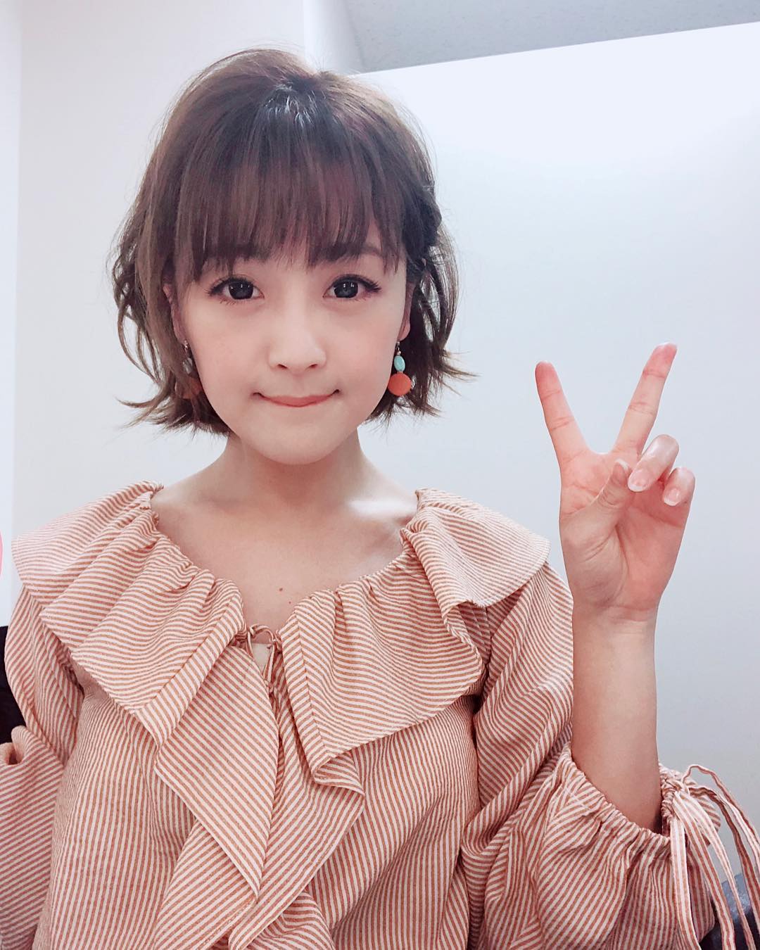 鈴木奈々 髪をバッサリ切りました ショートボブです イメチェンしました ショートボブ Wacoca Japan People Life Style