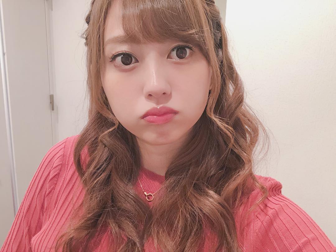 菊地亜美 なんか甘めの髪型やってみた 今からabematv生放送 23時 あべまでホリケンさんと 地上波の番組見ながら あーだこーだ楽しむ番組笑 割とテレビの裏側系 Wacoca Japan People Life Style