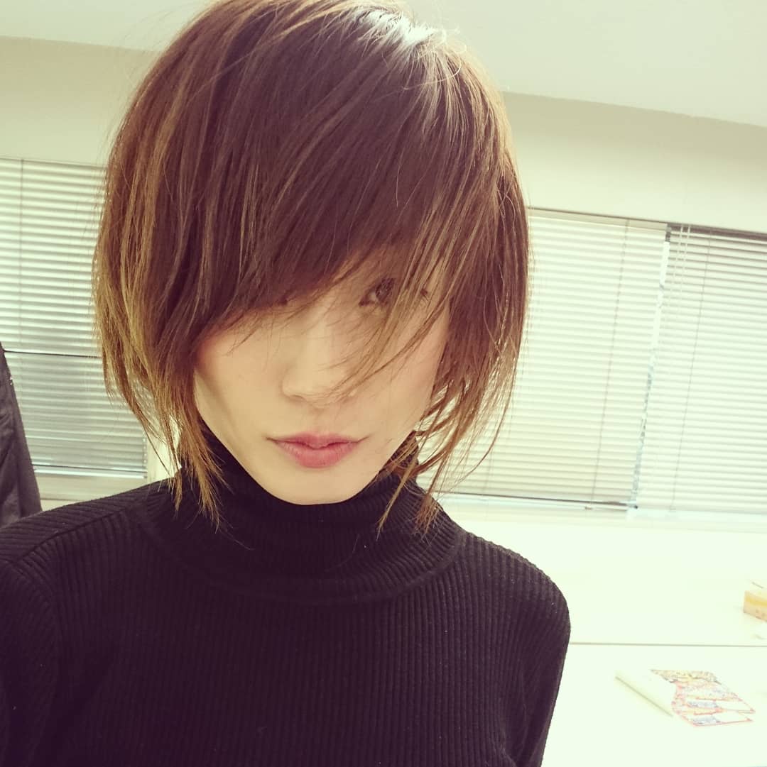 西山茉希 本日のヘアメーク完了いたしましたので いってまいりまする さむい はなじゅる たれてきませんように 渋谷さん 二枚目くらいのボブも気になります Wacoca Japan People Life Style