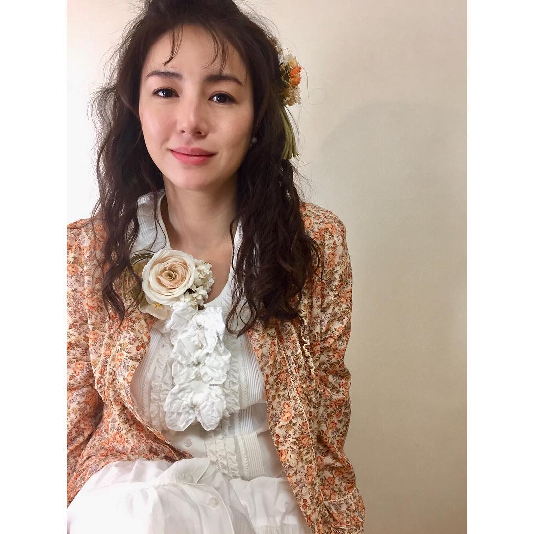 井川遥 菱本です おはようございます お久しぶりです 大晦日の今日 半分 青い 総集編放送ですって あ もうstart お正月の準備の傍らお愉しみ頂 Wacoca