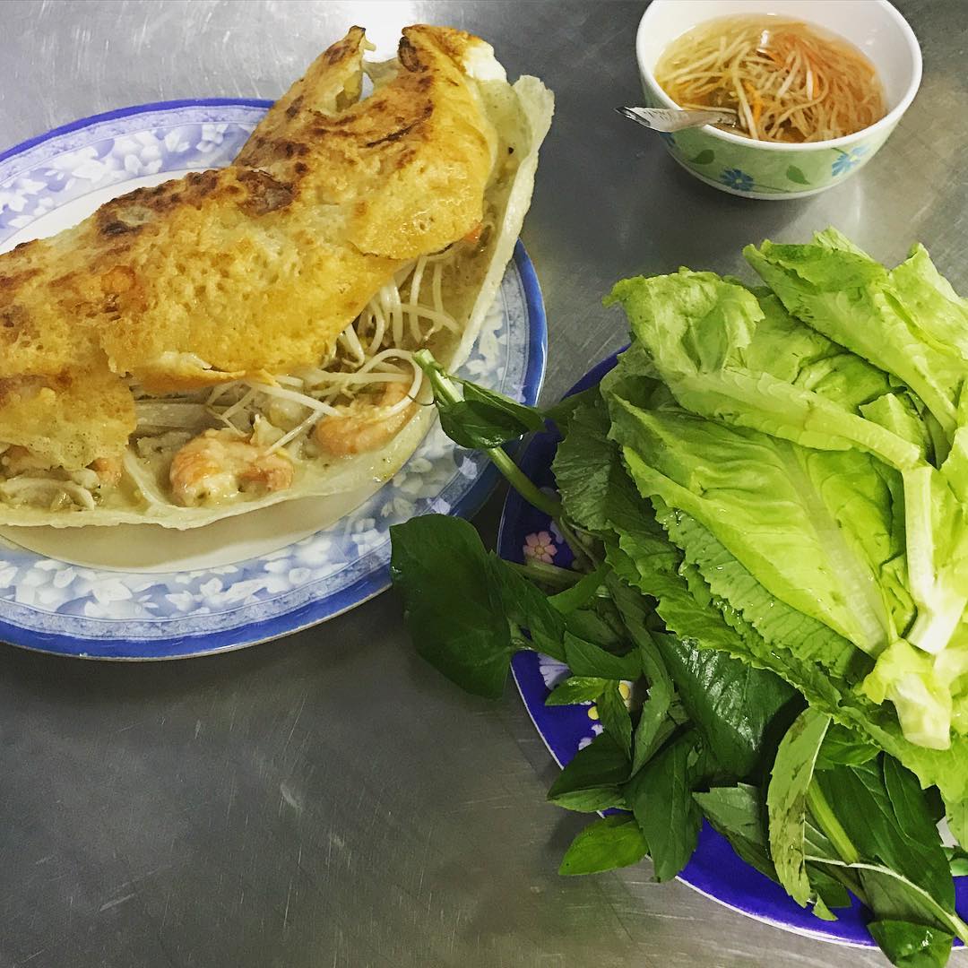 桐島かれん ベトナム風お好み焼き バイン セオ たっぷりの野菜やハーブと共に頂きます バインセオ46 Vietnamesefood ベトナム料理 Wacoca Japan People Life Style