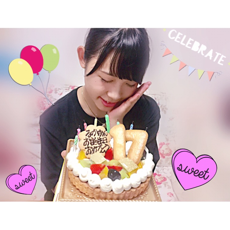 山本瑠香 10 10 Seventeen 17歳の誕生日を迎えました たくさんの方に祝っていただき 幸せな誕生日を過ごせました 華のseventeenというよ Wacoca Japan People Life Style