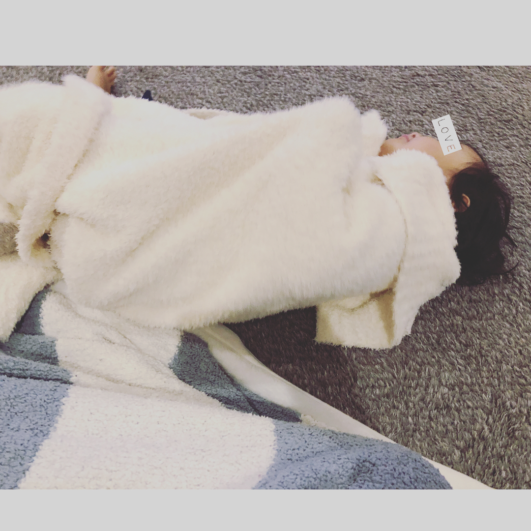神崎恵 もこもこ とろもこ 気持ちまでやわらかくなる 朝はとりあえずみんなでふわふわに包まる Barefootdreams おーっきなブランケット ふわふわも Wacoca Japan People Life Style 神崎恵 もこもこ とろもこ 気持ちまでやわらかくなる 朝はとりあえずみんなでふわふわに包まる Barefootdreams おーっきなブランケット ふわふわも Wacoca Japan People Life Style