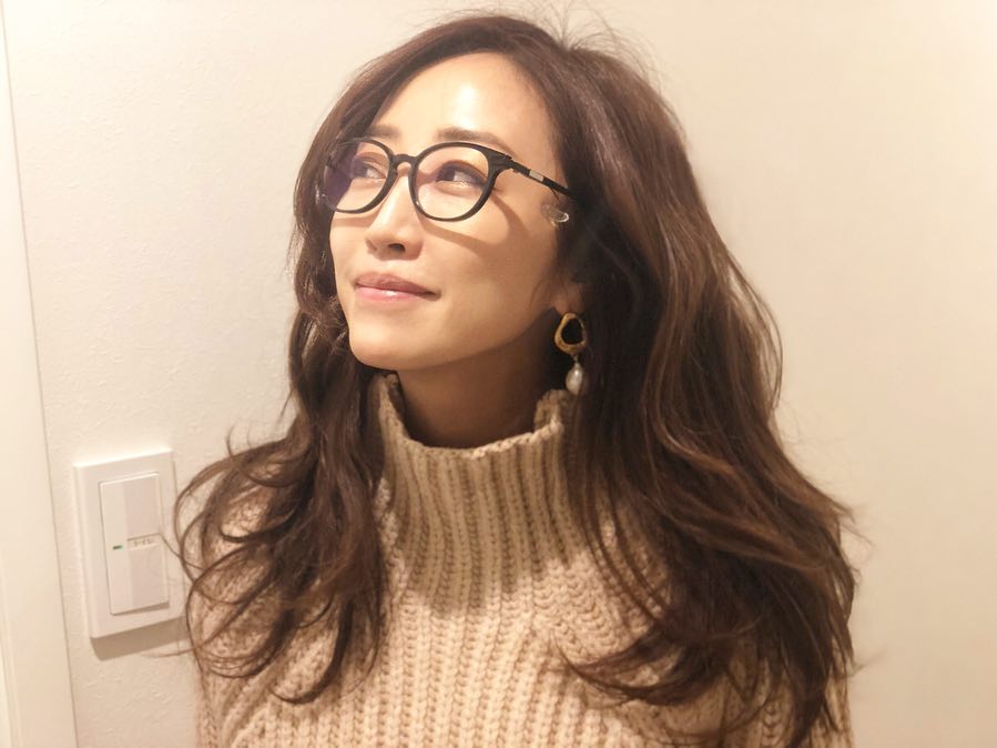 @神崎恵: お仕事帰りに、新しい眼鏡を買いました UVカットレンズにして、運転用に使います。 この眼鏡。実はちょっと変わってます。 鼻あてがない眼鏡。 その代わり、こめかみ - WACOCA