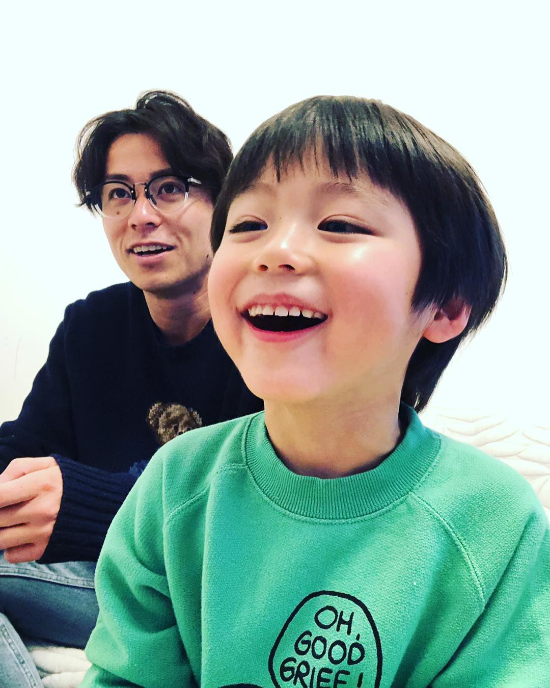 藤森慎吾 ミニファミコン まさか 世代を超えて甥っ子とスーパーマリオブラザーズが出来るとは 任天堂さまさま 右に行きたい時にコントローラーごと行っちゃうのはあるある Wacoca