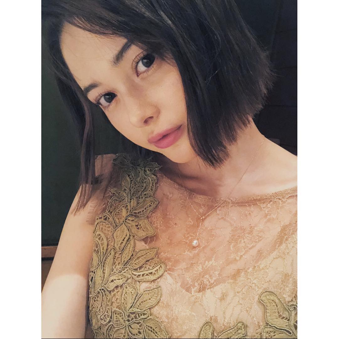 玉城ティナ 髪を切ると伸ばしたい 伸ばしたら切りたい わりと長めのときこれは 今は短めだね ショートボブ Wacoca Japan People Life Style 玉城ティナ 髪を切ると伸ばしたい 伸ばしたら切りたい わりと長めのときこれは 今は短めだね ショートボブ Wacoca Japan People Life Style